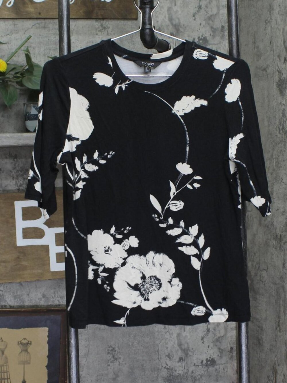 Nicole By Nicole Miller Modal Elbow Sleeve Knit Shirt Top Spaced Floral Black S
